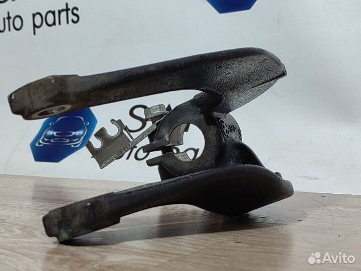 Крепление амортизатора левое Bmw X5 E70 N52B30AF