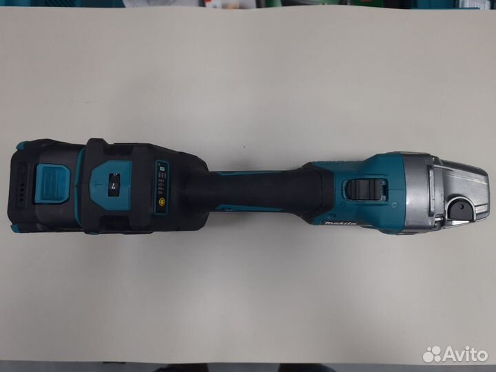 Аккумуляторная болгарка 125 makita