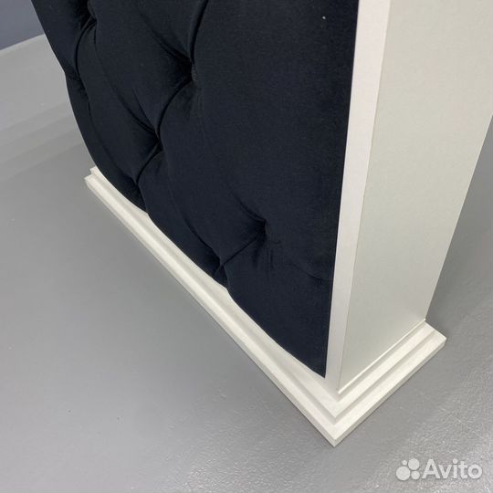 Стол для маникюра с ящиками