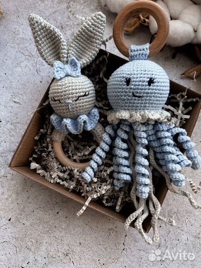 Вязаные погремушки осьминожки зайки мишки львята