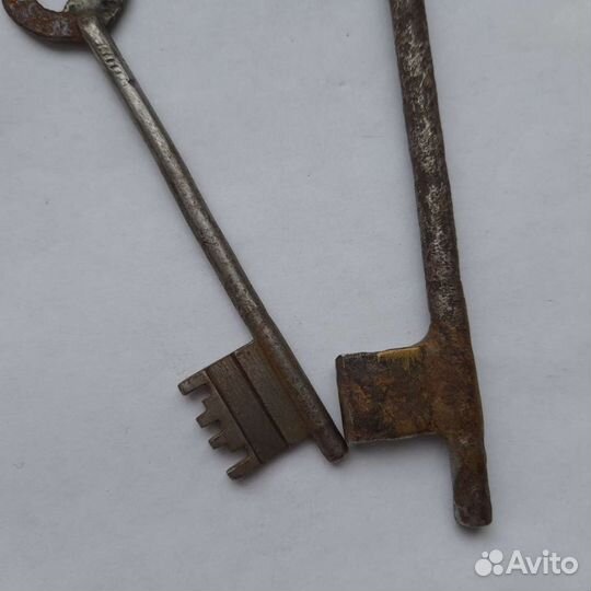 Антикварные ключи