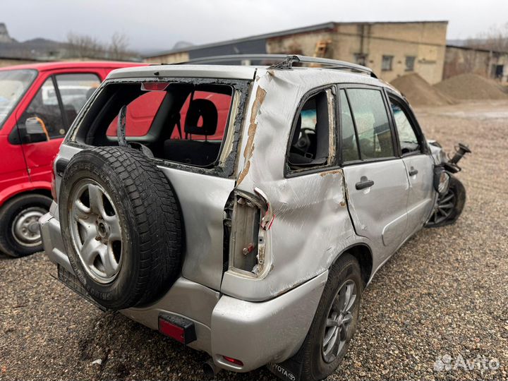 Toyota RAV4 2.0 МТ, 2001, битый, 250 000 км