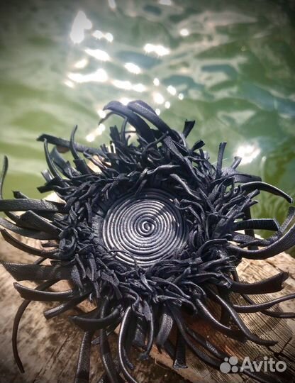 Брошь из кожи «Магия»бренда jutomanic