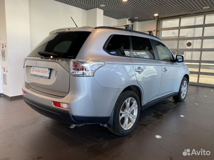 Mitsubishi Outlander 2.4 CVT, 2013, 240 668 км