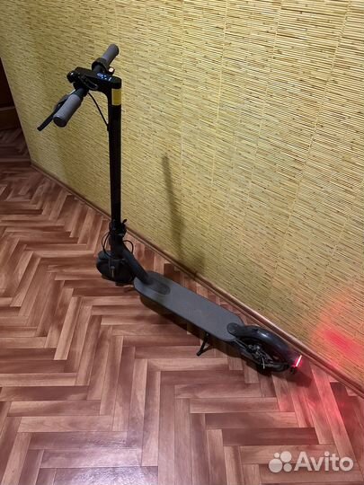 Продам самокат Xiaomi m365
