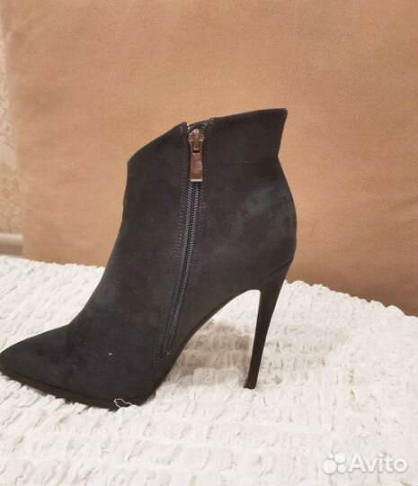 Ботильоны замшевые 38