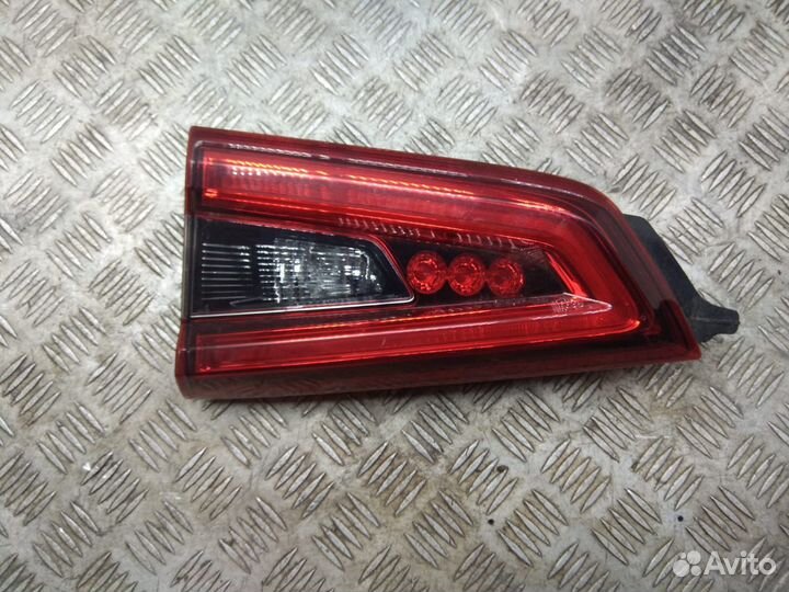 Фонарь задний внутренний левый Nissan Qashqai J11