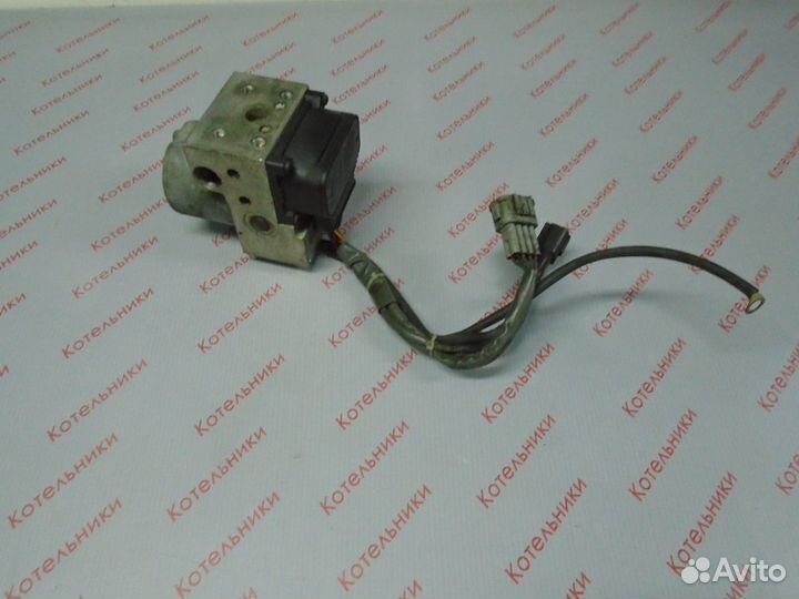 Nissan 47600-2F000 Блок ABS