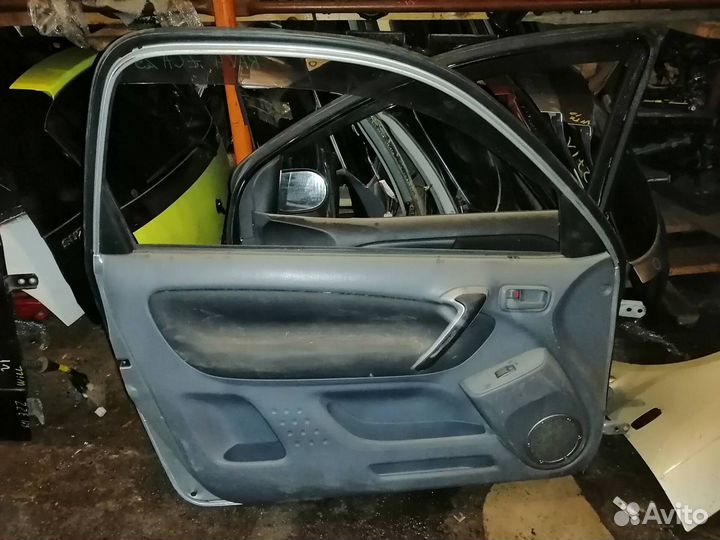 Дверь Toyota RAV 4 A25