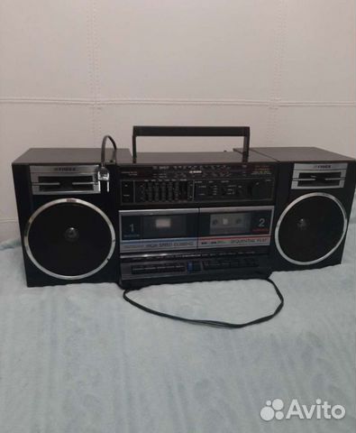 Старинный магнитафон Фишер