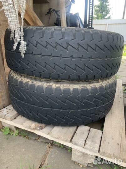 Goodyear Wrangler AT/R 215/65 R16