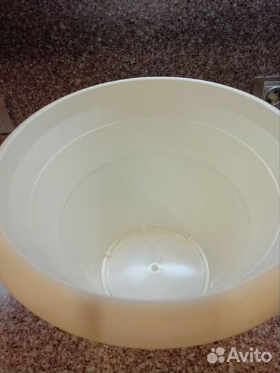 Горшок для цветов пластиковый кремовый Польша