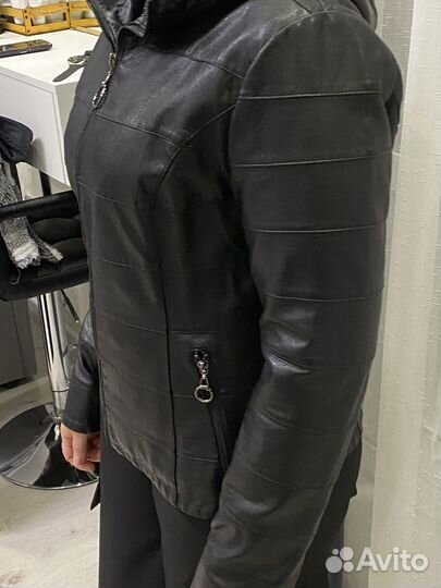 Куртка кожаная женская 46 черная
