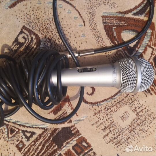 Микрофон для караоке проводной
