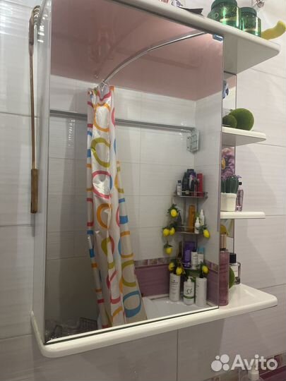 Тумба с раковиной б/у и шкаф навесной с зеркалом