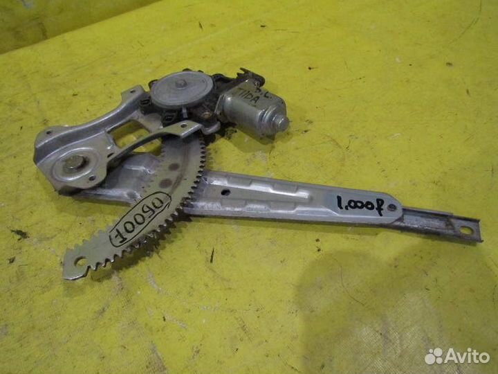 Стеклоподъёмник Nissan Tiida (С11) 04-11 г 10090