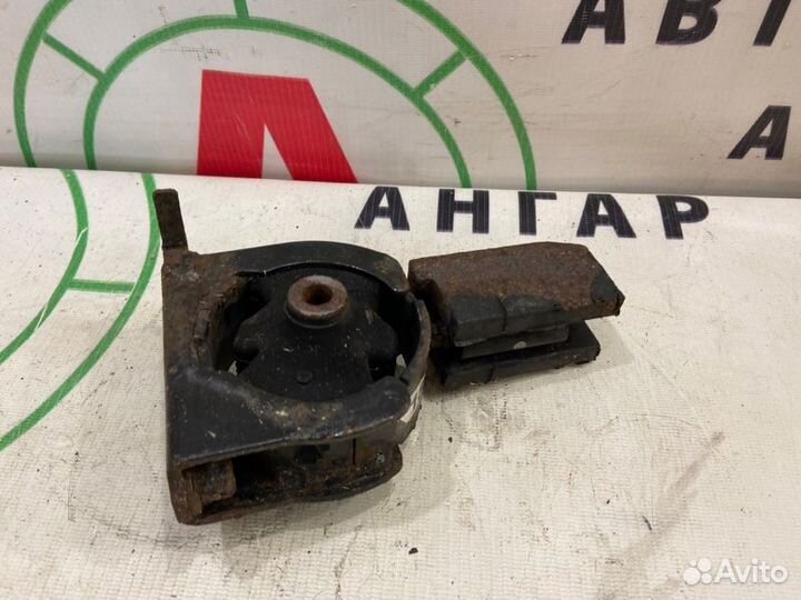 Опора (подушка) передняя Toyota Avensis T25 1zzfe