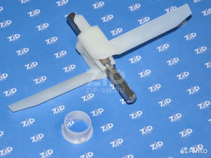 Ось-лопасть универсальной резки для кухонного комб