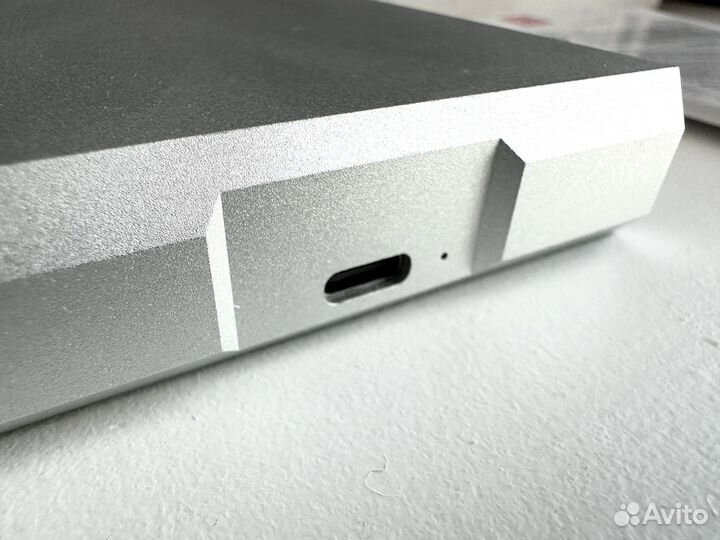 4 тб Внешний HDD LaCie Mobile Drive sthg4000400