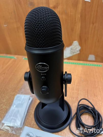 Микрофон Logitech Blue yeti конденсаторный