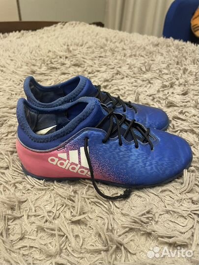 Футбольные бутсы сороконожки