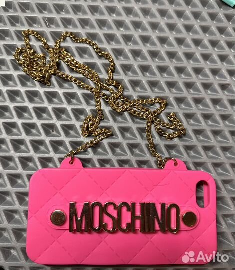 Чехлы на телефон