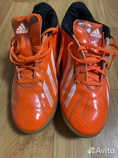 Футзалки adidas f10