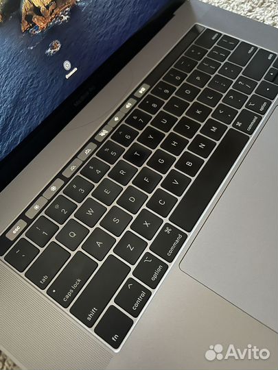 Apple MacBook Pro 15 2018 +Radeon 555x