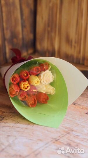 Букеты из шоколадных роз, пионов, тюльпанов