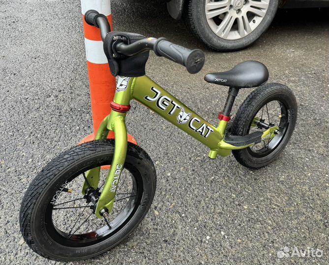 Беговел JetCat 12