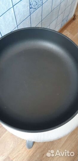 Сковорода 28 см литая,б/у неваметаллпосуда