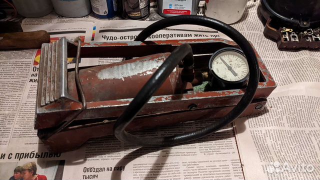 Автомобильный ножной насос