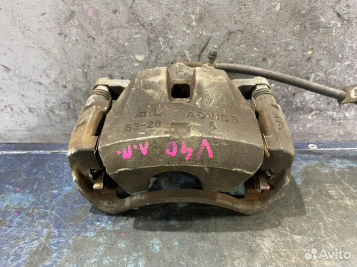 Суппорт передний левый Toyota Camry V40