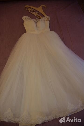 Свадебное платье 40