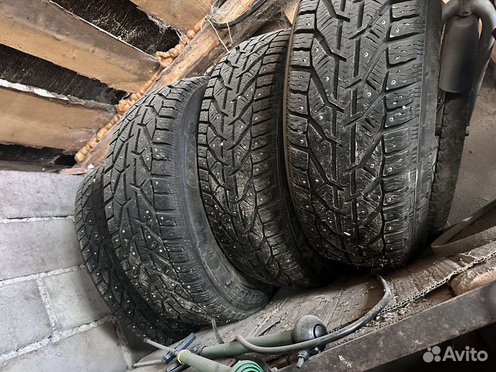 Tigar Winter 215/65 R17 97H