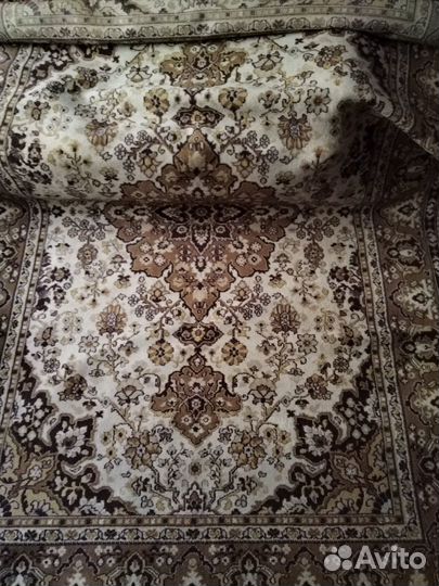 Ковер шерстяной