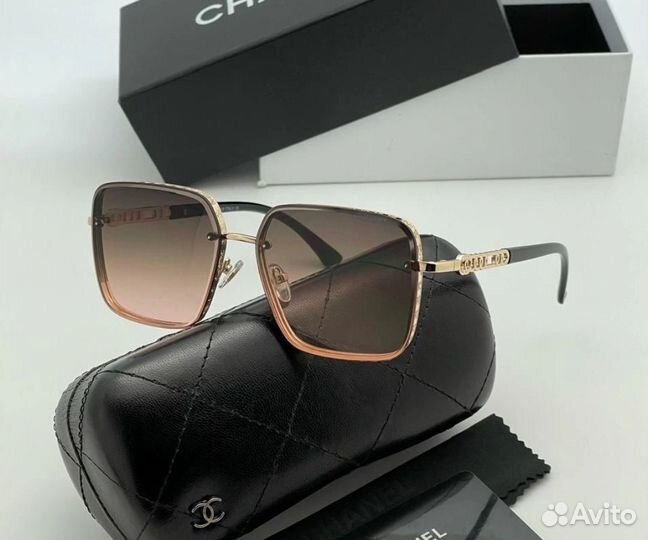 Солнцезащитные очки Chanel