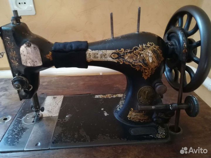 Швейная машина Зингер