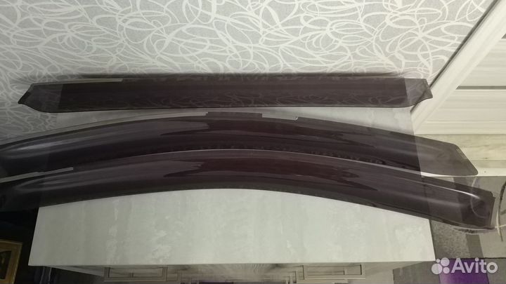 Ветровики на Nissan tiida хечбэк