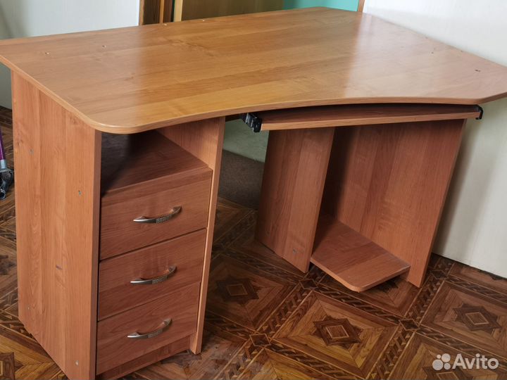 Компьютерный столик