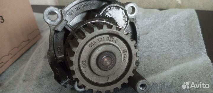 Водяной насос (помпа) skoda octavia a5 Fl 1.6 BSE