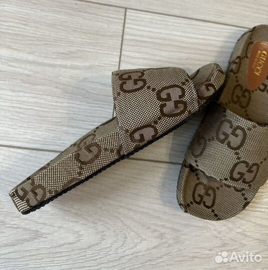 Шлепанцы Gucci