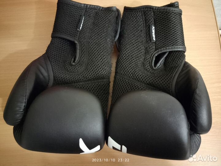 Боксерские перчатки 8oz