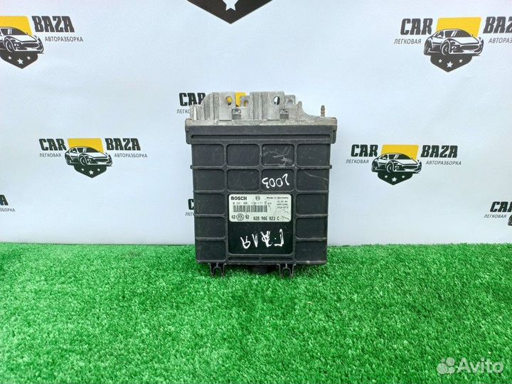 Блок управления двигателем Volkswagen Golf