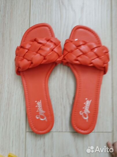 Шлепанцы женские 36 размер