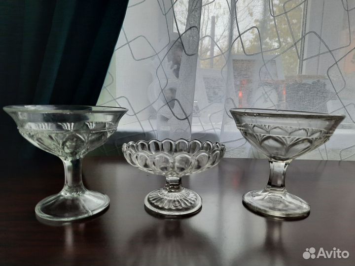 Вазочка фруктовница креманка на ножке старинная