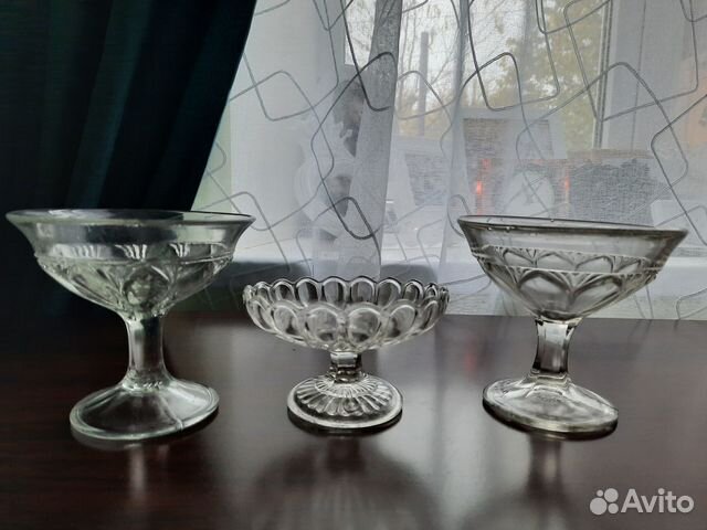 Вазочка фруктовница креманка на ножке старинная