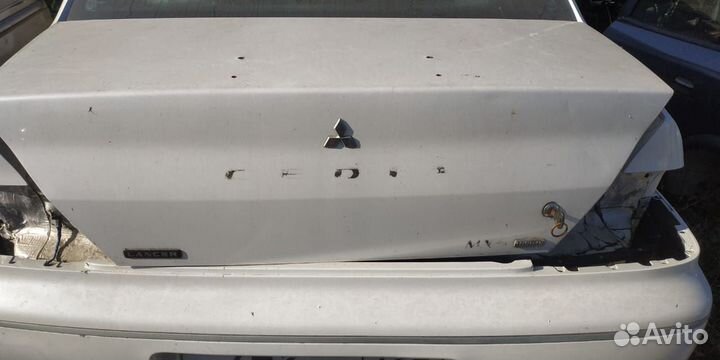 Крышка багажника Митсубиси Лансер цедия
