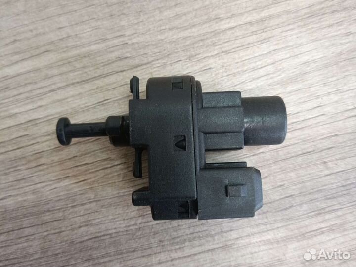 Датчик включения стоп сигнала ford focus 1