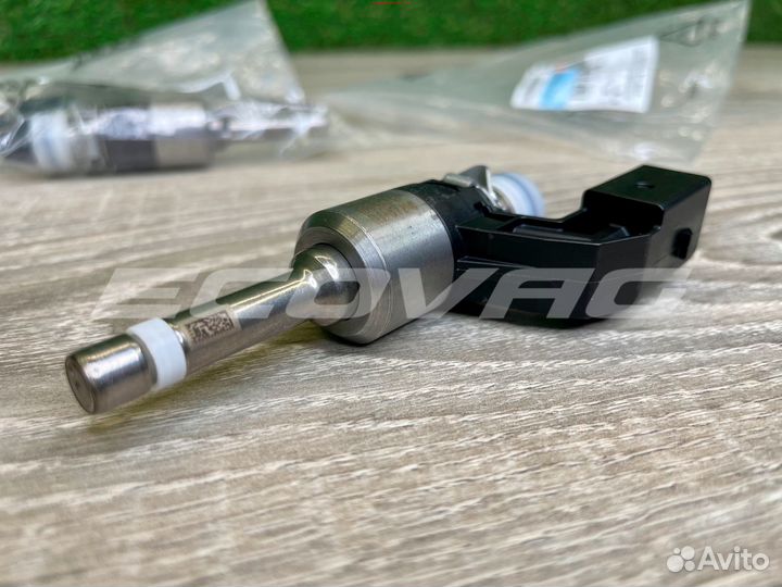 Форсунка топливная VAG 1.4 TSI оригинал 03C906036M
